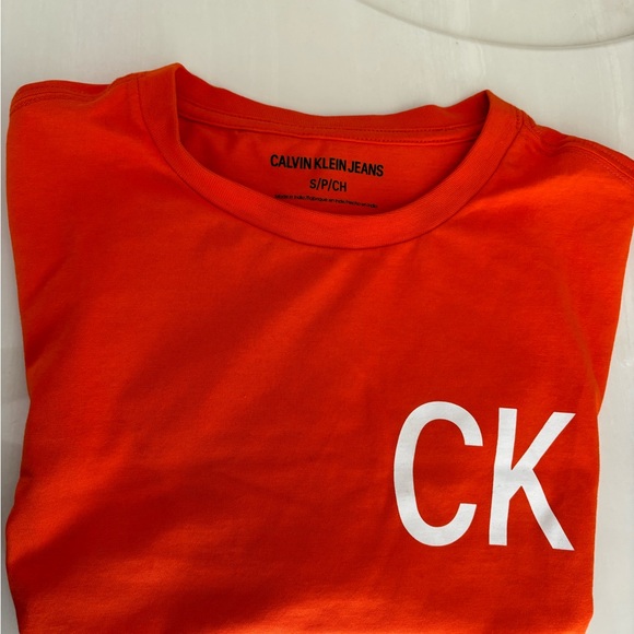 CALVIN KLEIN ORANGE T-SHIRT - NEW - SMALL - Picture 4 of 9